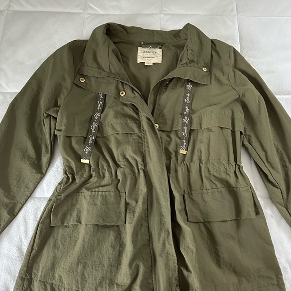 Women’s size small green nylon zip up jacket - Picture 4 of 8